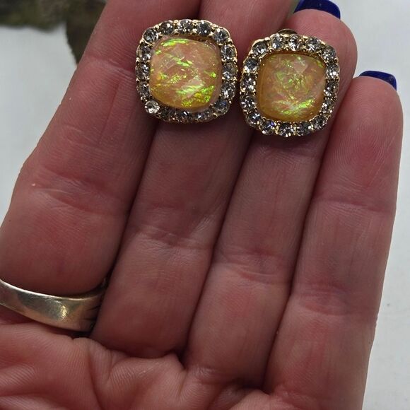 "5/$25" Peach Shimmer Faux Dichroic Goldtone Rhinestone Square Stud Earrings - Picture 5 of 5